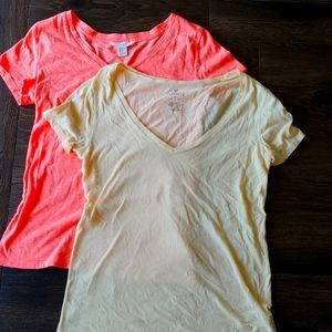 V-neck t-shirt bundle
